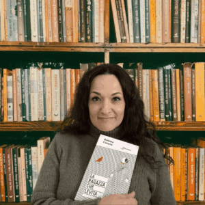La ragazza che levita di Barbara Comyns: recensione